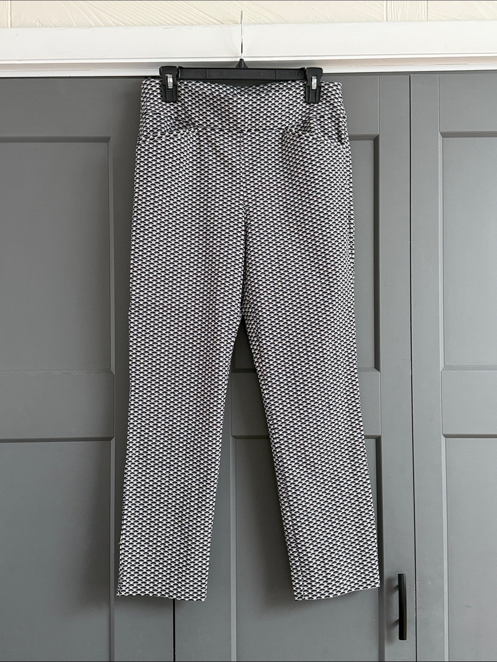Women’s Perfect Stretch by Chicos Patterned Black & White Pants